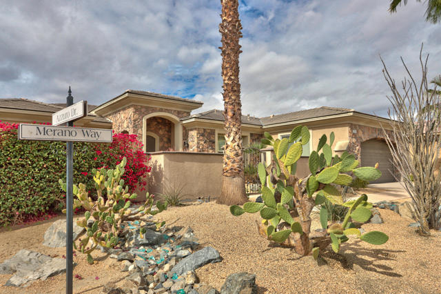 153 Merano Way, Palm Desert CA: https://media.crmls.org/mediaz/9b92129f-e3c5-4987-b5e2-9a55a398f807.jpg