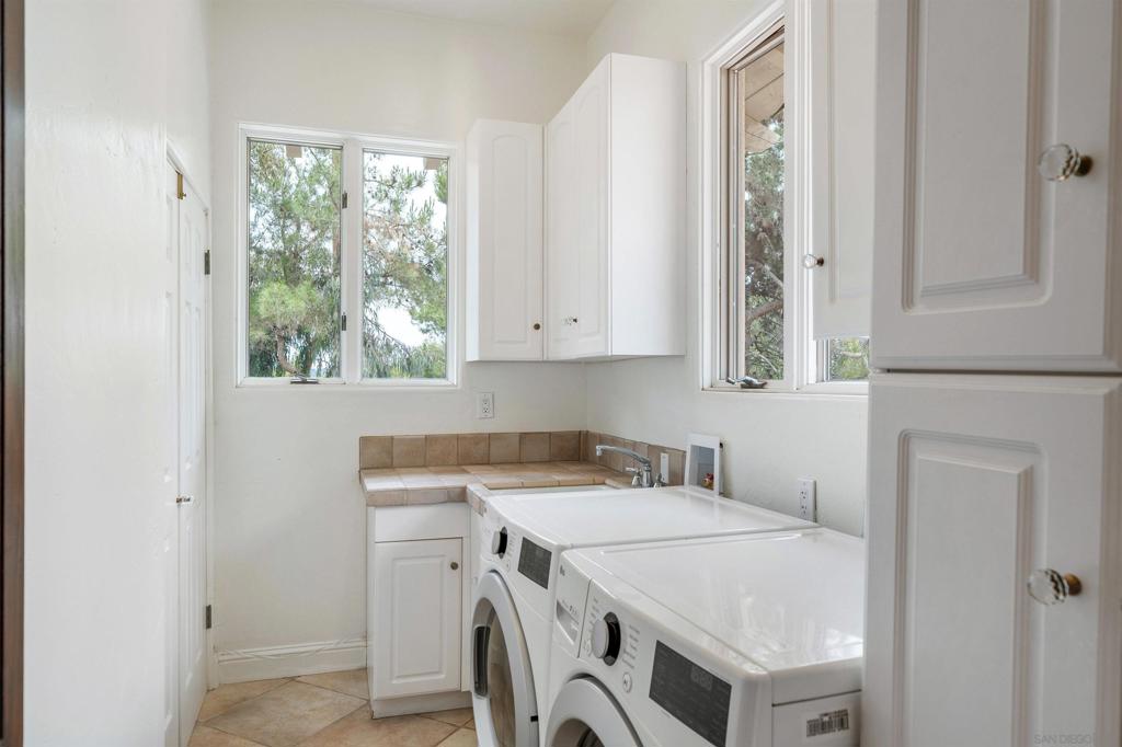 MLS #250028767SD img 61