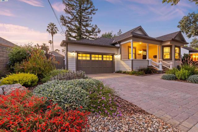 4463 Pleasanton Ave, Pleasanton CA: https://media.crmls.org/mediaz/9b931543-3174-4cb2-b5d2-c90b70bb60a1.jpg