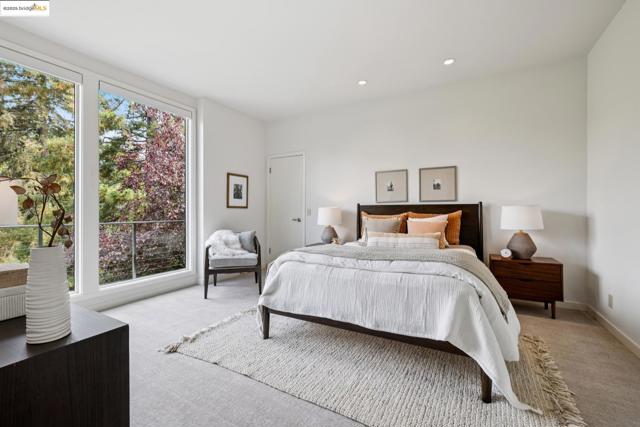 7 Requa Place, Piedmont CA: https://media.crmls.org/mediaz/9b936834-0a59-4aff-ad78-cd4367ea9bec.jpg