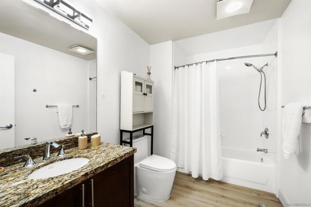 206 Park Blvd, San Diego, California 92101, ,1 BathroomBathrooms,Condominium,For Sale,Park Blvd,250017423SD