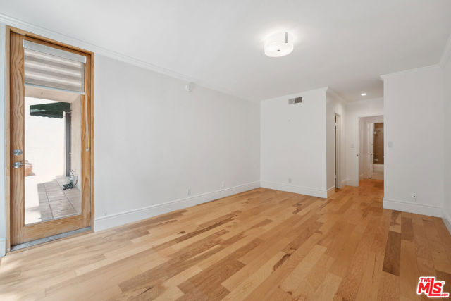 1250 S Beverly Glen Boulevard, Los Angeles CA: https://media.crmls.org/mediaz/9b950887-d6bd-4d5a-8f75-ef4afe12ecda.jpg