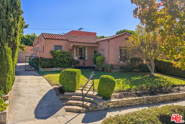 10582 Cheviot Drive, Los Angeles CA: https://media.crmls.org/mediaz/9b95c941-1bfd-477e-825e-4c7b622bb24a.jpg