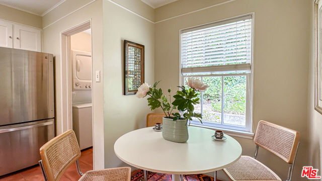 752 Country Club Drive, Burbank CA: https://media.crmls.org/mediaz/9b95f104-577c-4c2e-b64b-bb7faf86e9b3.jpg