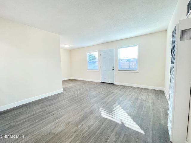 2057 Magnolia Street, Simi Valley CA: https://media.crmls.org/mediaz/9b96f7f3-1af3-433c-8eeb-14e1cae55db0.jpg