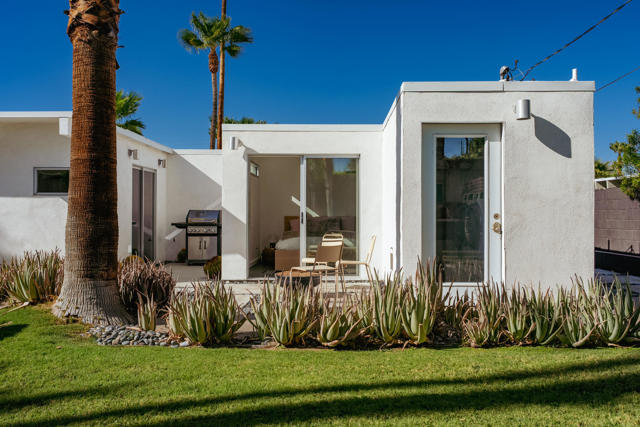 503 E Laurel Circle, Palm Springs, CA 92262
