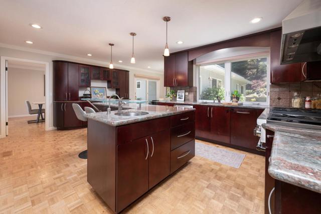 2721 Comstock Circle, Belmont CA: https://media.crmls.org/mediaz/9b9866e4-38ee-4368-9eda-c2811bc94814.jpg