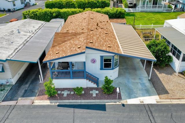 1001 S Hale Ave, Escondido CA: https://media.crmls.org/mediaz/9b987544-3d47-4858-94c2-c2997e406849.jpg