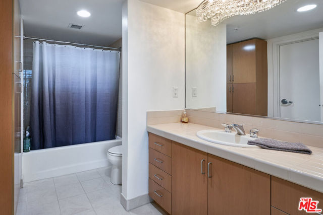 13700 MARINA POINTE Drive, Marina del Rey, California 90292, 2 Bedrooms Bedrooms, ,2 BathroomsBathrooms,Condominium,For Sale,MARINA POINTE,24396671