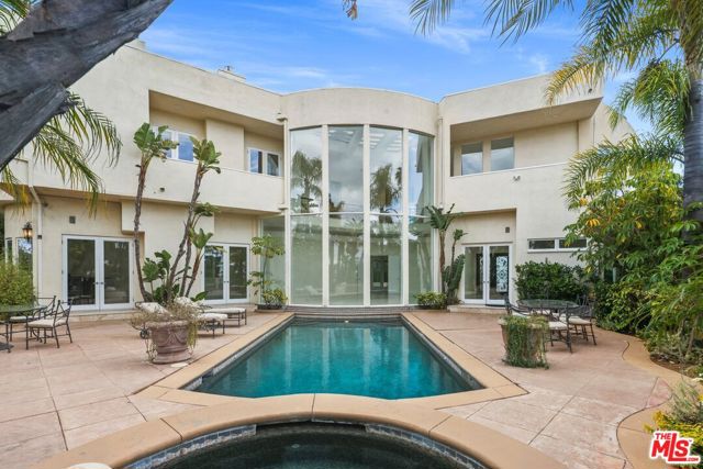 2470 Venus Drive, Los Angeles CA: https://media.crmls.org/mediaz/9b99b529-34f8-4419-9219-04b8a1afb901.jpg