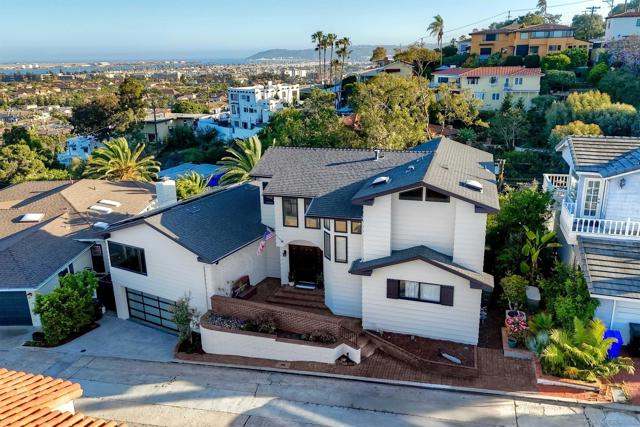 3115 Edith Ln, San Diego CA: https://media.crmls.org/mediaz/9b9a65ef-1c06-4257-835e-2856980c658b.jpg