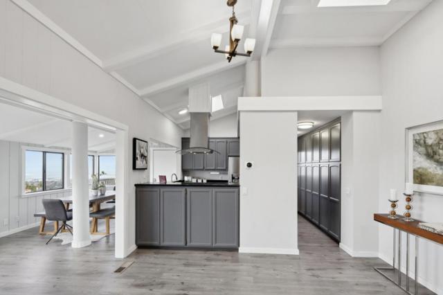560 California Way, Woodside CA: https://media.crmls.org/mediaz/9b9a6f35-31d9-49b8-94d3-48c05541c820.jpg