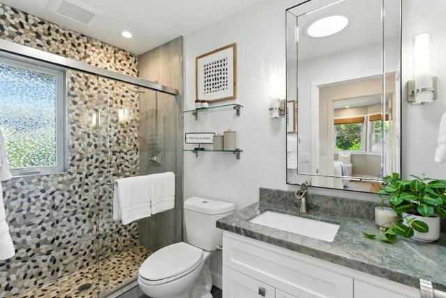 810 Glencrag Way, Woodside CA: https://media.crmls.org/mediaz/9b9a9f29-a826-4be1-8696-a7a9e349ff7f.jpg