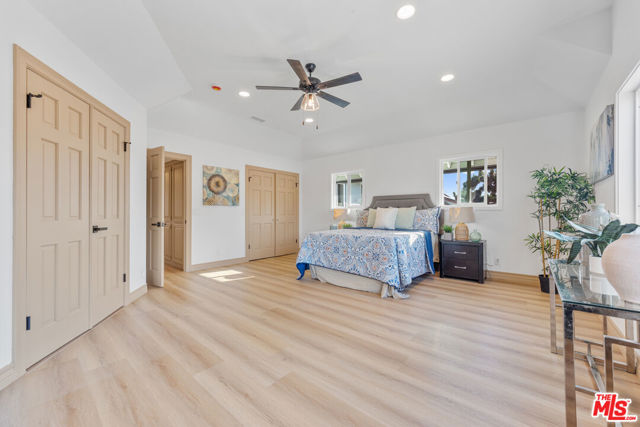 1722 E Turmont Street, Carson CA: https://media.crmls.org/mediaz/9b9b844e-1841-4ae7-8097-9c6743e68f60.jpg