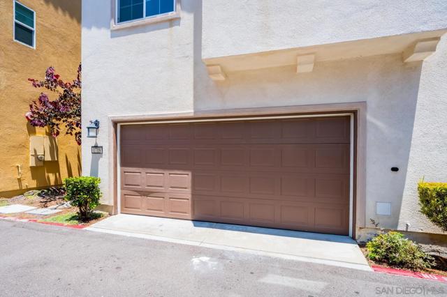 1718 Santa Ivy Ave, Chula Vista CA: https://media.crmls.org/mediaz/9b9c3fd0-6c4c-4625-a9e1-d31a8a50578a.jpg
