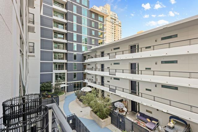 425 W Beech St, San Diego CA: https://media.crmls.org/mediaz/9b9c4d1c-31f4-4fba-8196-ba8e21895448.jpg