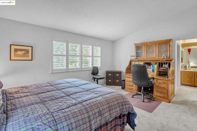 363 Limerick Way, Vacaville CA: https://media.crmls.org/mediaz/9b9cfb7b-ee0d-45af-9a2a-51973d0bb454.jpg
