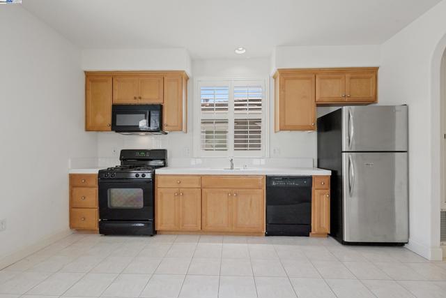 2004 W Lagoon Rd, Pleasanton CA: https://media.crmls.org/mediaz/9b9d15d2-dd04-40de-a705-bbd16e44e10a.jpg