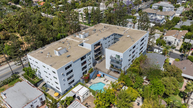 7560 Hollywood Boulevard, Los Angeles CA: https://media.crmls.org/mediaz/9b9d1762-acbb-4158-8419-22d1a5916ccd.jpg