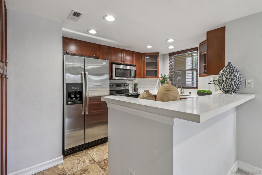 MLS #250037661SD image #10