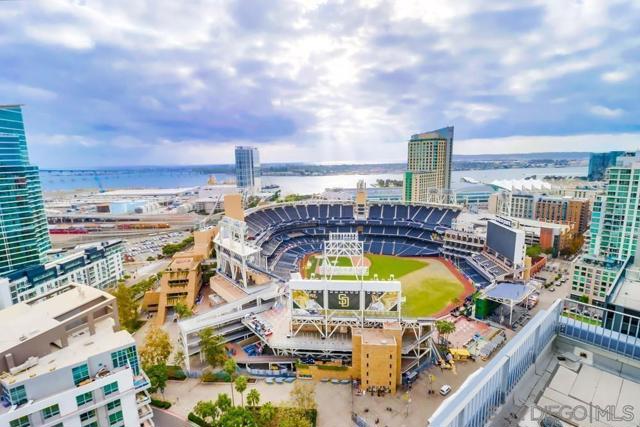 321 10th Ave, San Diego CA: https://media.crmls.org/mediaz/9b9eafca-daa7-471e-971b-569d7e5ae19e.jpg
