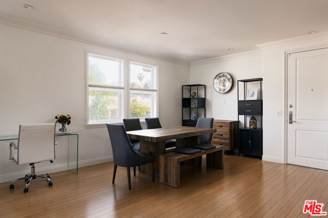 8121 Norton Avenue, West Hollywood CA: https://media.crmls.org/mediaz/9b9eb6f0-8187-4f33-a49e-3fff446b5b6f.jpg