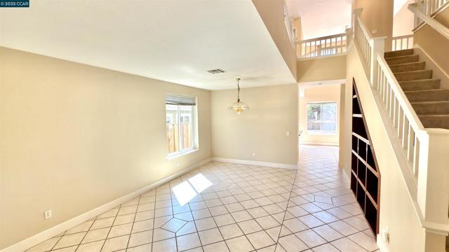 1135 Ranch Point Way, Antioch CA: https://media.crmls.org/mediaz/9b9fe0c5-a5d4-4ce4-acb1-b89001cf0563.jpg