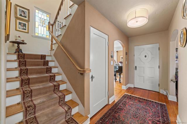 625 4th Street, Coronado CA: https://media.crmls.org/mediaz/9ba01934-e163-41f6-9baf-0a34e6864f0c.jpg