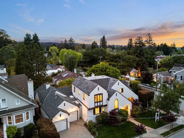245 Chapin Lane, Burlingame CA: https://media.crmls.org/mediaz/9ba09dd5-7c9d-41e9-945a-168ffee0c770.jpg