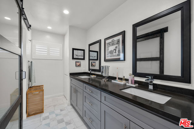 712 Vallejo Villas, Los Angeles CA: https://media.crmls.org/mediaz/9ba0b88c-57a5-482b-bf95-cabbc4684a3f.jpg