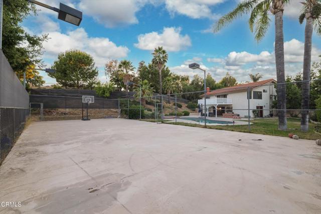 Detail Gallery Image 54 of 70 For 652 Stonebrook St, Simi Valley,  CA 93065 - 4 Beds | 2/1 Baths