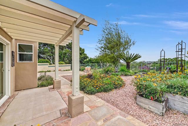 4459 Dorchester Pl, Carlsbad CA: https://media.crmls.org/mediaz/9ba16b10-00bf-4847-82d9-41860a56d626.jpg