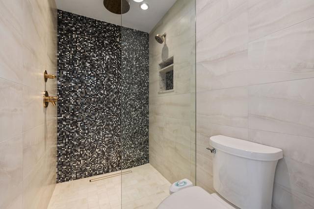 49 Mission Palms E Drive, Rancho Mirage CA: https://media.crmls.org/mediaz/9ba17c2d-893a-4dff-b231-4b566c1ebfd2.jpg