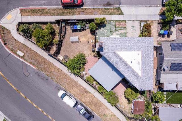 4643 Cherokee Avenue, San Diego CA: https://media.crmls.org/mediaz/9ba18708-3791-46b1-8f0d-0a30e8e10ab4.jpg