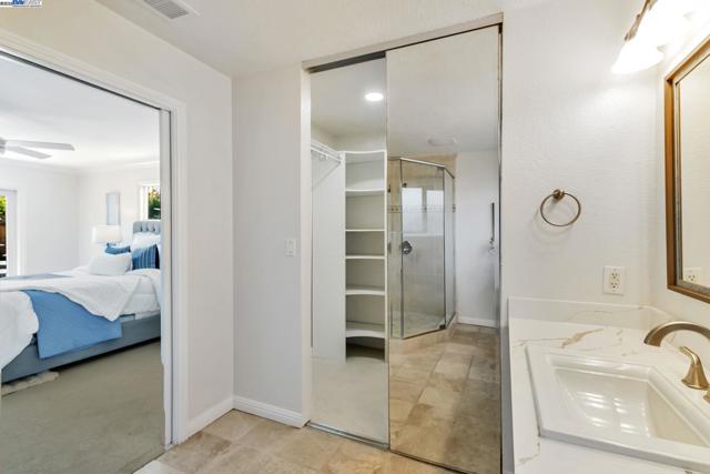 4666 Shearwater Rd, Pleasanton CA: https://media.crmls.org/mediaz/9ba1a494-b321-463a-bef6-cc692cd5de77.jpg