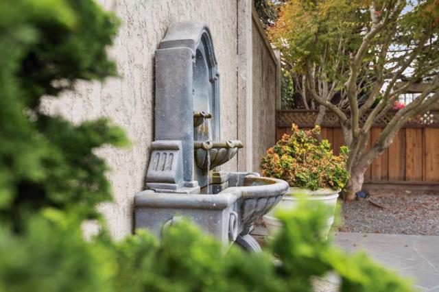 321 Eagle Trace Drive, Half Moon Bay CA: https://media.crmls.org/mediaz/9ba1a703-a6dc-47c7-bfce-ddbe06d55a97.jpg