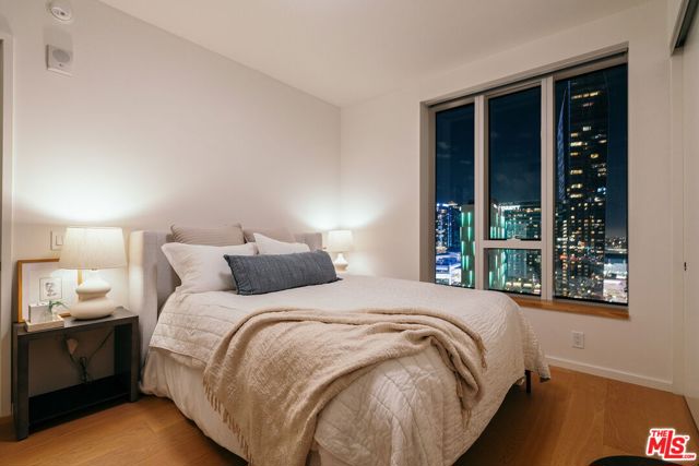 889 Francisco Street, Los Angeles CA: https://media.crmls.org/mediaz/9ba27e55-c9f6-4863-a7db-f4f0bb350408.jpg