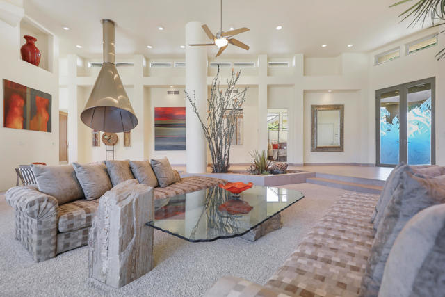 36 Merill Drive, Palm Desert CA: https://media.crmls.org/mediaz/9ba32890-6fcf-4abb-b393-86fb4c86ff60.jpg