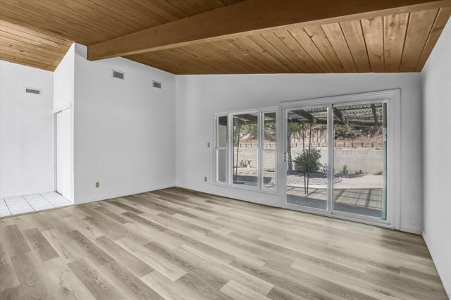 5556 Baja Drive, San Diego CA: https://media.crmls.org/mediaz/9ba33363-3547-461a-87aa-8074de2cfe4d.jpg