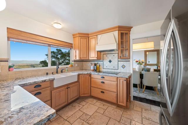 168 Sunrise Drive, Woodside CA: https://media.crmls.org/mediaz/9ba3e926-2723-4a4c-940a-0db4915f5589.jpg