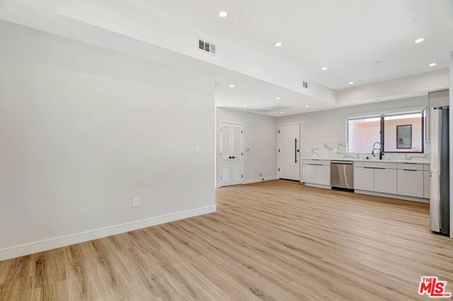 1921 Federal Avenue, Los Angeles CA: https://media.crmls.org/mediaz/9ba427cd-21ce-4e87-8f7c-75d7b7446198.jpg
