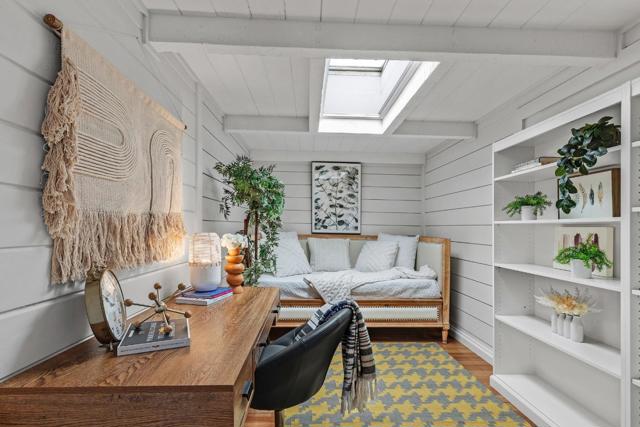 109 Oakland Place, Los Gatos CA: https://media.crmls.org/mediaz/9ba4a633-119c-40e2-b059-6d912ad3afc1.jpg