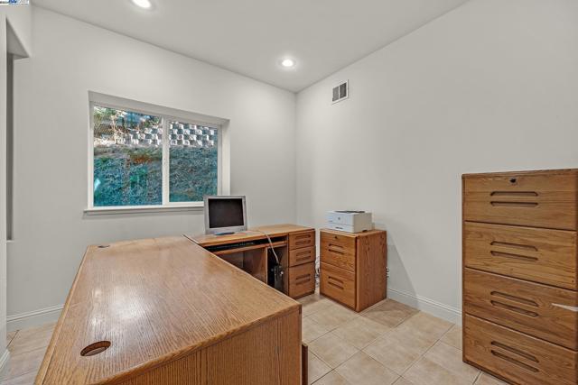 Image 16 of 51 For 3120 Huntington Ct