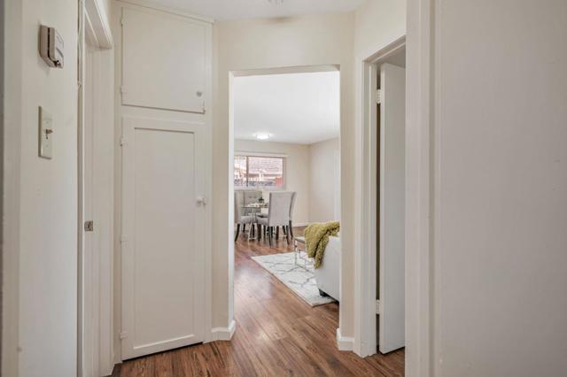 508 Wessex Way, Belmont CA: https://media.crmls.org/mediaz/9ba6ba6d-992b-48aa-b6c6-6440879662d0.jpg