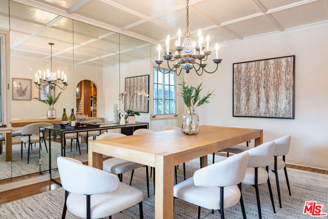 475 S Rodeo Drive, Beverly Hills CA: https://media.crmls.org/mediaz/9ba6fc83-a27c-445b-80de-a3a77b2ddd3f.jpg