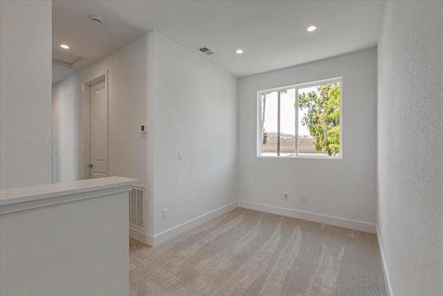 328 Isabelline Court, San Ramon CA: https://media.crmls.org/mediaz/9ba76266-df48-41c0-958e-f8bf11f15336.jpg