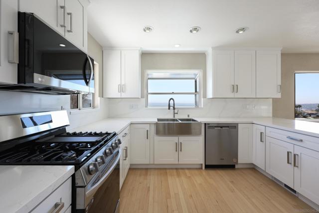 1412 San Miguel Ave, Spring Valley CA: https://media.crmls.org/mediaz/9ba76b4a-981c-4bc9-81dd-8922381adba8.jpg