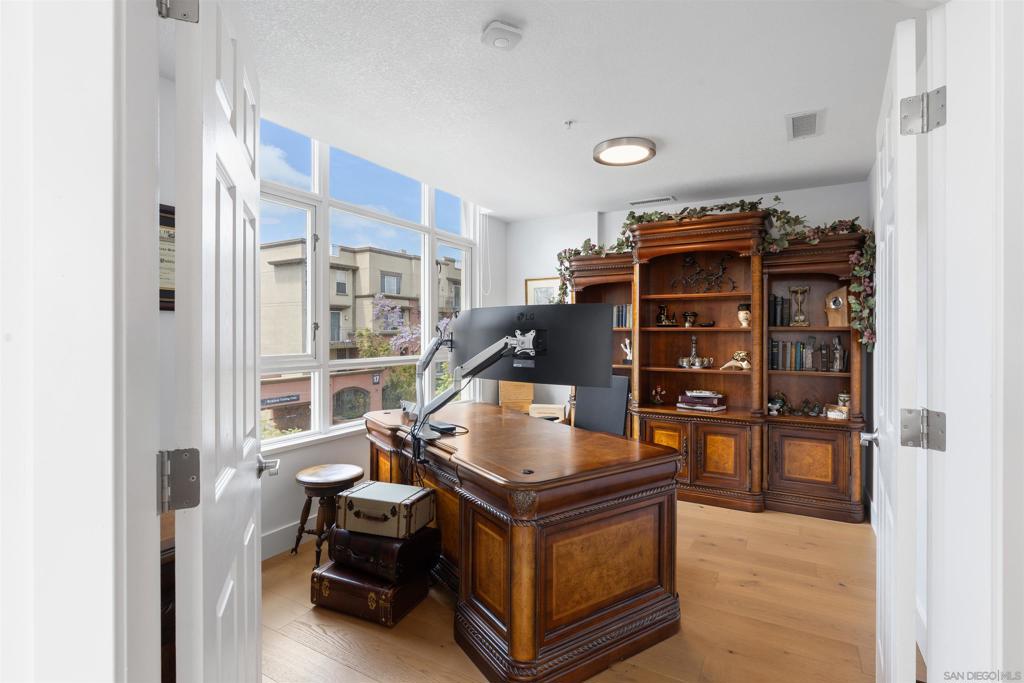 850 Beech St. - photo 15