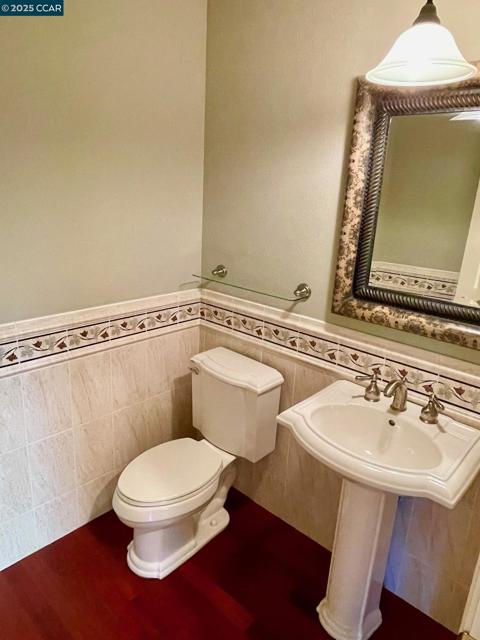 1020 Canyon Hills Road, San Ramon CA: https://media.crmls.org/mediaz/9ba783ae-81cd-47f0-847e-675814fb5b5e.jpg
