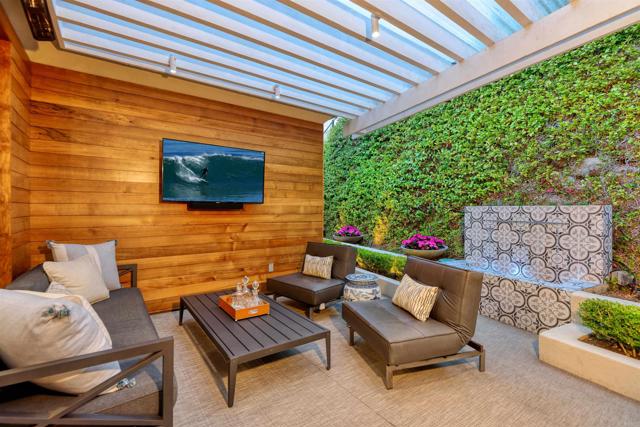 7127 Fay Avenue, La Jolla CA: https://media.crmls.org/mediaz/9ba80fb9-6b52-4d35-aa65-bde99e2866c1.jpg